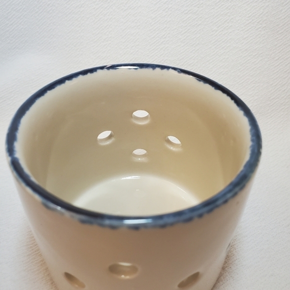 Crazy Mountain Glazed Pottery Crock Candle / Potpourri Holder. - Picture 9 of 9